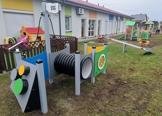 Doposażenie istniejącego placu zabaw w Miejsko – Gminnym Żłobku w Łopusznie