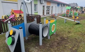 Doposażenie istniejącego placu zabaw w Miejsko – Gminnym Żłobku w Łopusznie