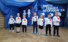 Obchody Dnia Babci i Dziadka w Szkole Podstawowej w Dobrzeszowie