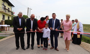 zdjecie na stronie o tytule: Otwarcie drogi powiatowej w Sarbicach Drugich - 27.05.2019